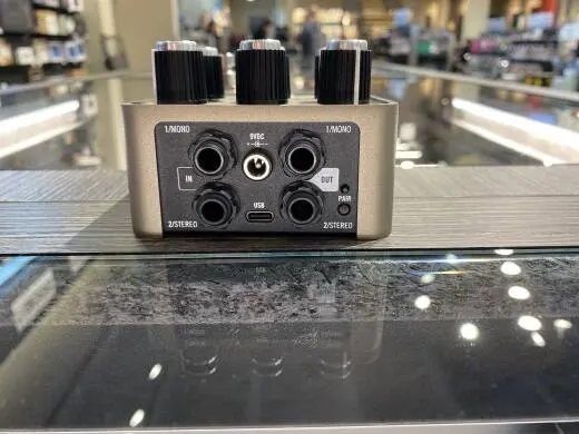 UA Golden Reverb Pedal 2